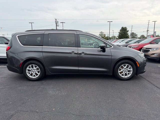 Used 2020 Chrysler Voyager Lxi FWD image 16