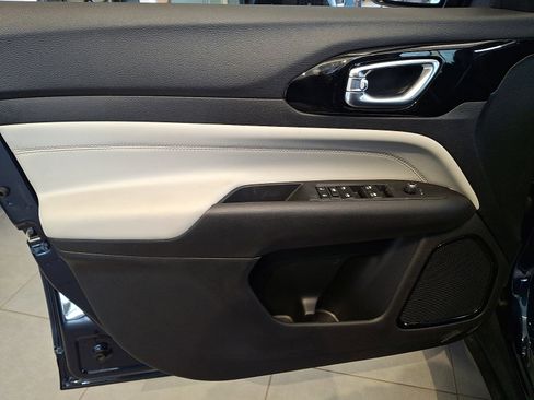 New 2026 Jeep Compass Limited image 8