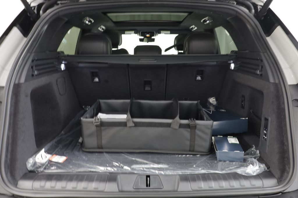 New 2026 Land Rover Range Rover Sport SE AWD/4WD image 19