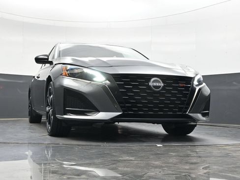 Used 2025 Nissan Altima 2.5 SR FWD image 28