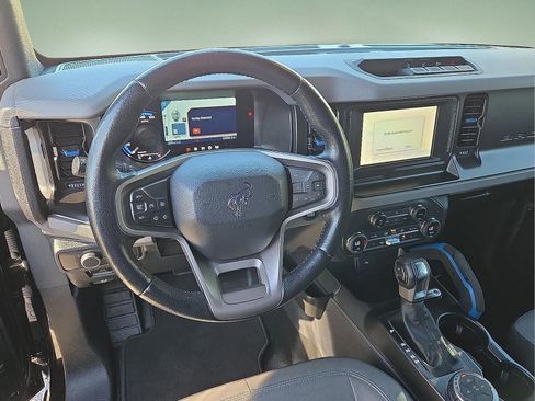 Used 2021 Ford Bronco Black Diamond image 11
