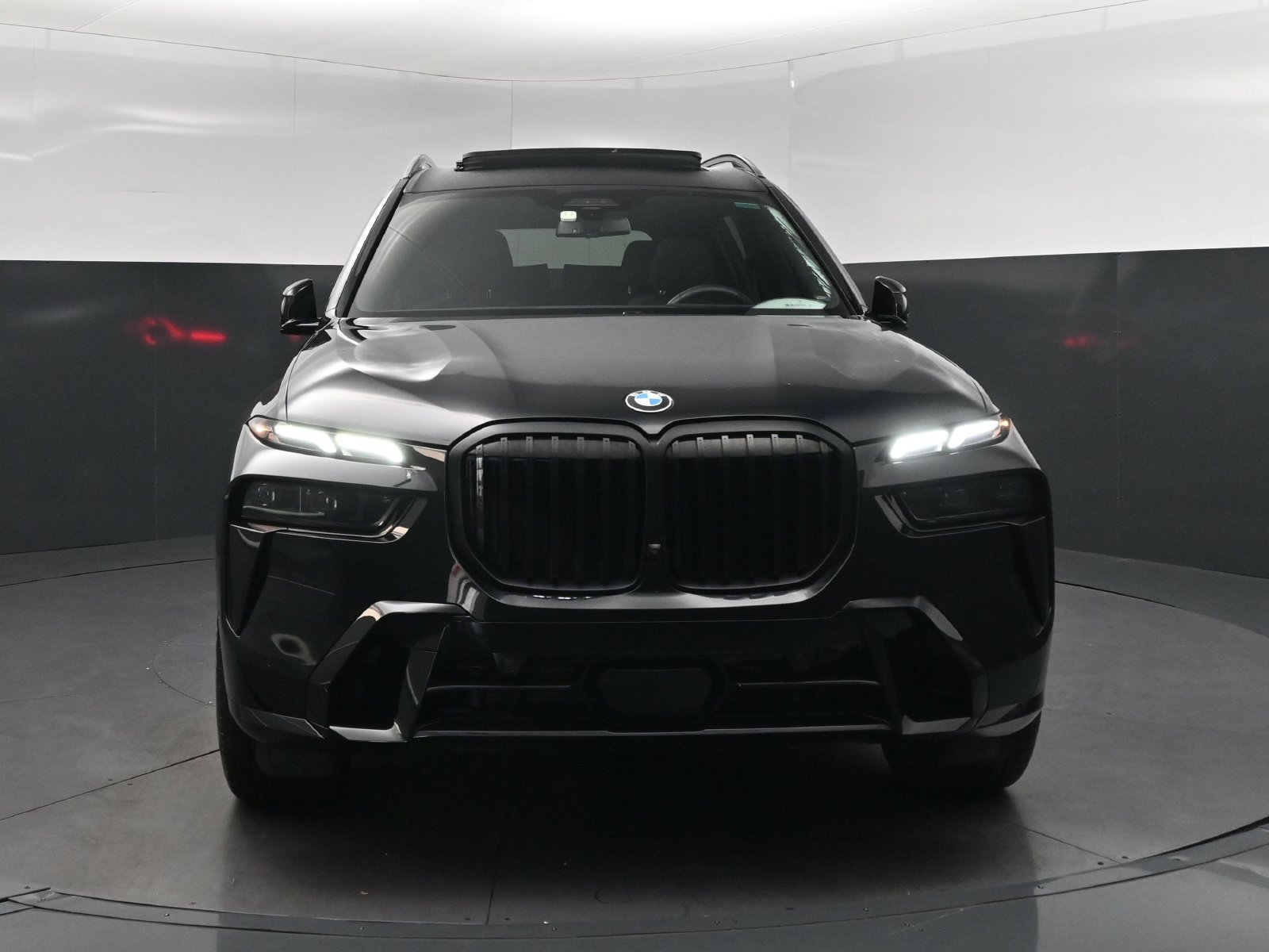 Certified 2026 BMW X7 xDrive40i w/ M Sport Package AWD/4WD image 10