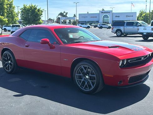 Used 2016 Dodge Challenger R/T Plus RWD image 1