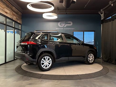 Used 2023 Toyota Corolla Cross L image 3