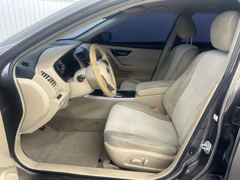 Used 2013 Nissan Altima 2.5 SV FWD image 11