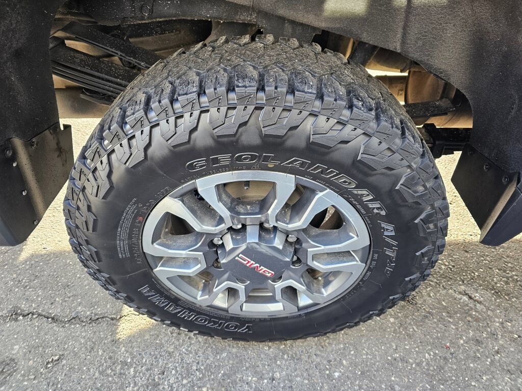 Used 2022 GMC Sierra 3500 SLT w/ X31 Off-Road Package AWD/4WD image 8
