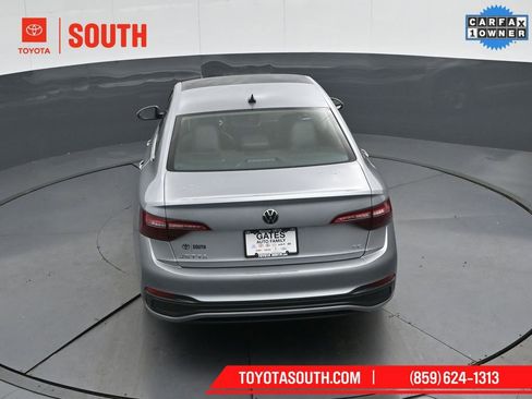 Used 2024 Volkswagen Jetta SE image 45