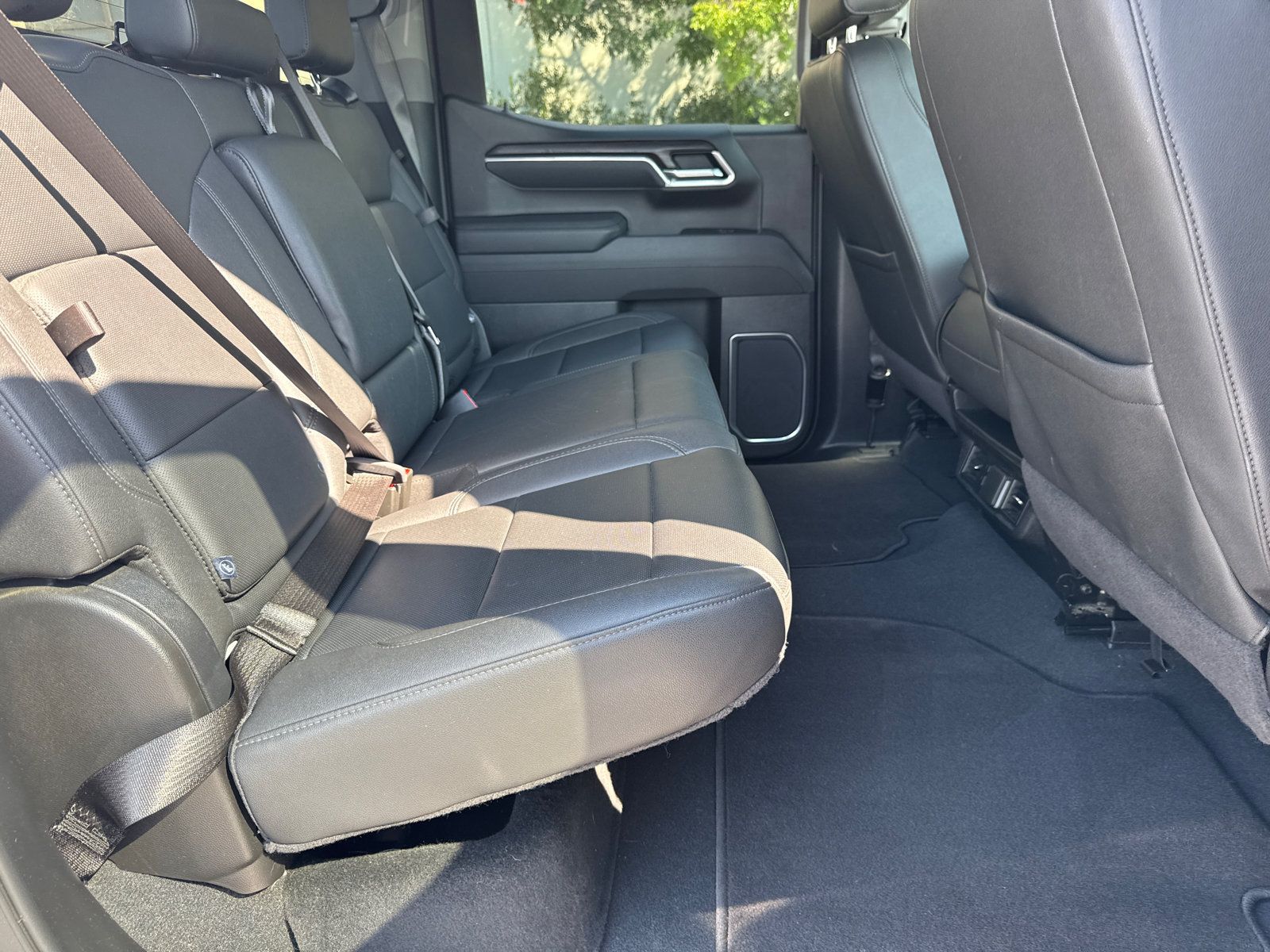 Used 2025 GMC Sierra 1500 SLT RWD image 15