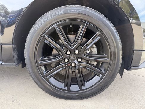 Used 2020 Ford Edge ST-Line w/ Cold Weather Package image 27