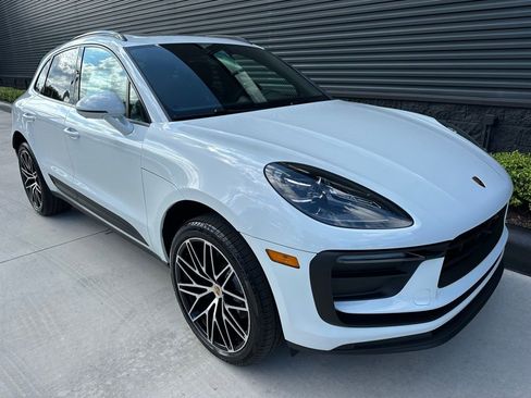 Used 2026 Porsche Macan AWD/4WD image 11