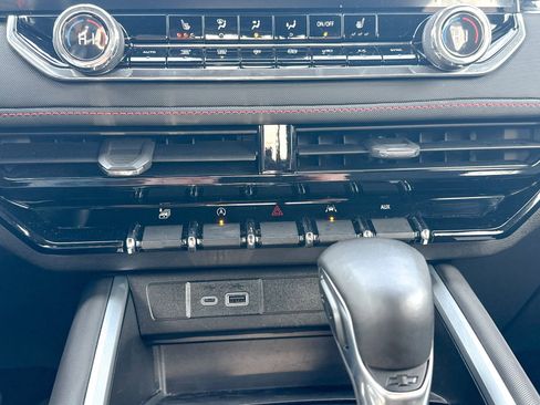 Certified 2023 Chevrolet Colorado Z71 w/ Z71 Convenience Package 2 image 30