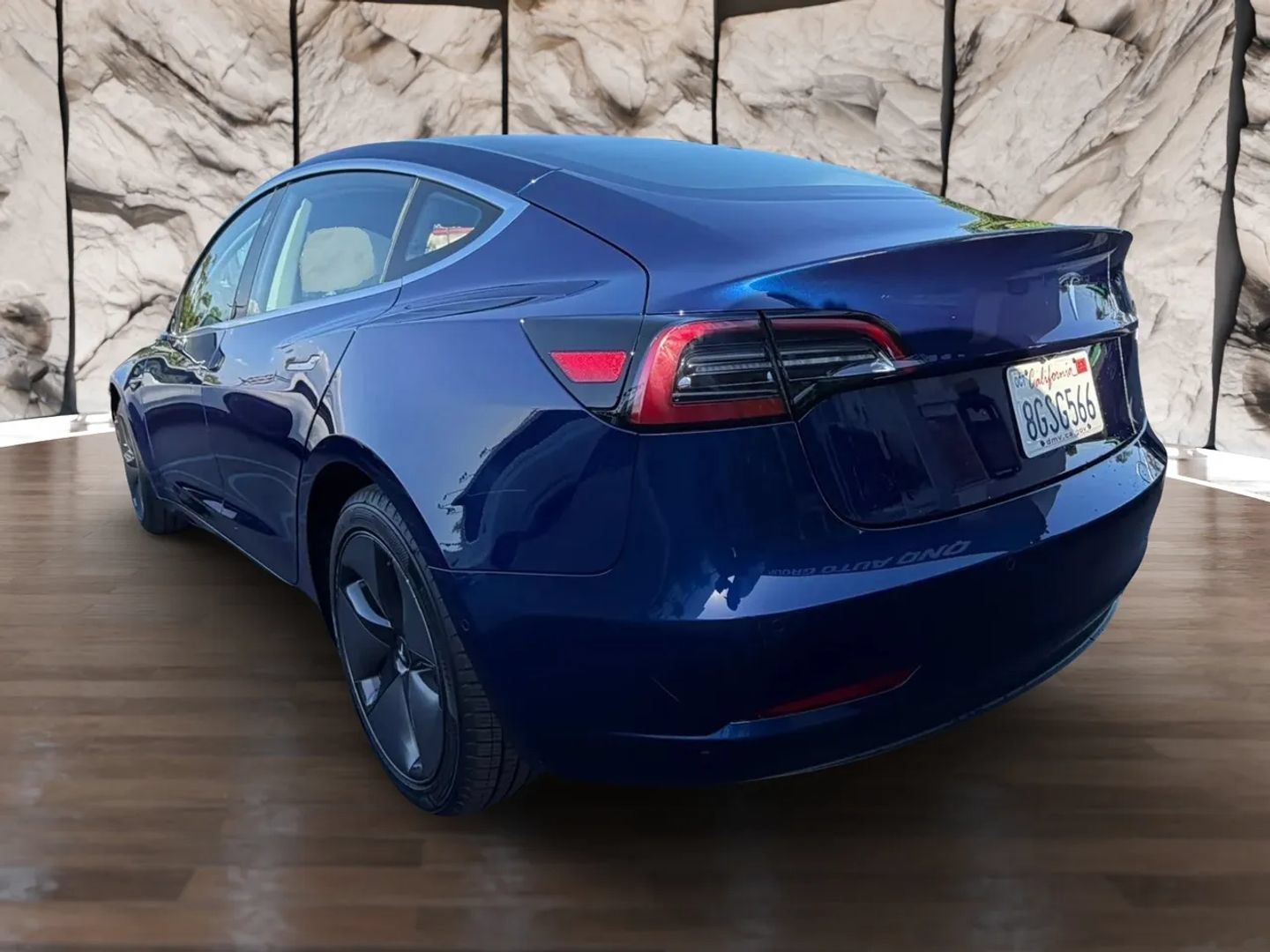 Used 2018 Tesla Model 3 Long Range RWD image 8