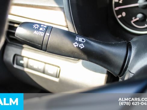 Used 2025 Nissan Altima 2.5 SV FWD image 28