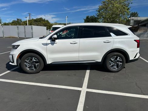 Used 2022 Kia Sorento S image 2