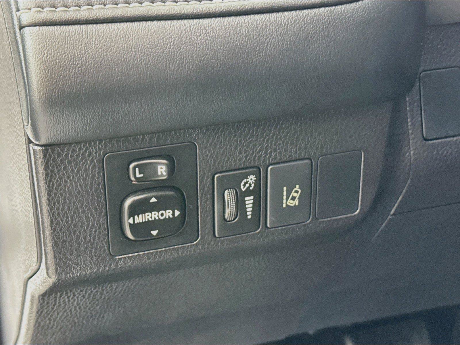 Used 2018 Toyota RAV4 XLE FWD image 14