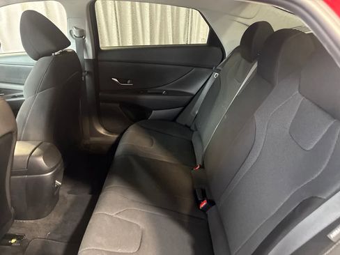 Used 2025 Hyundai Elantra SE w/ Cargo Package FWD image 14