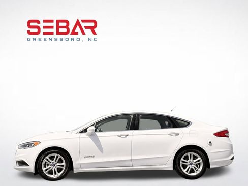 Used 2018 Ford Fusion SE w/ Equipment Group 602A FWD image 9