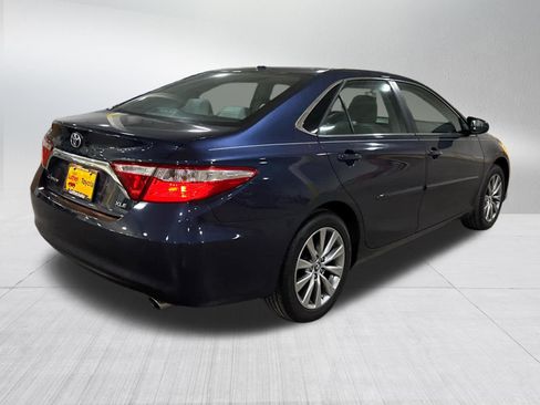 Used 2017 Toyota Camry XLE w/ Moonroof Package FWD image 9