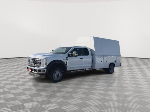 New 2025 Ford F550 4x4 SuperCab Super Duty image 32