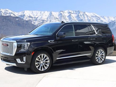 Used 2024 GMC Yukon Denali w/ Advanced Technology Package AWD/4WD image 2