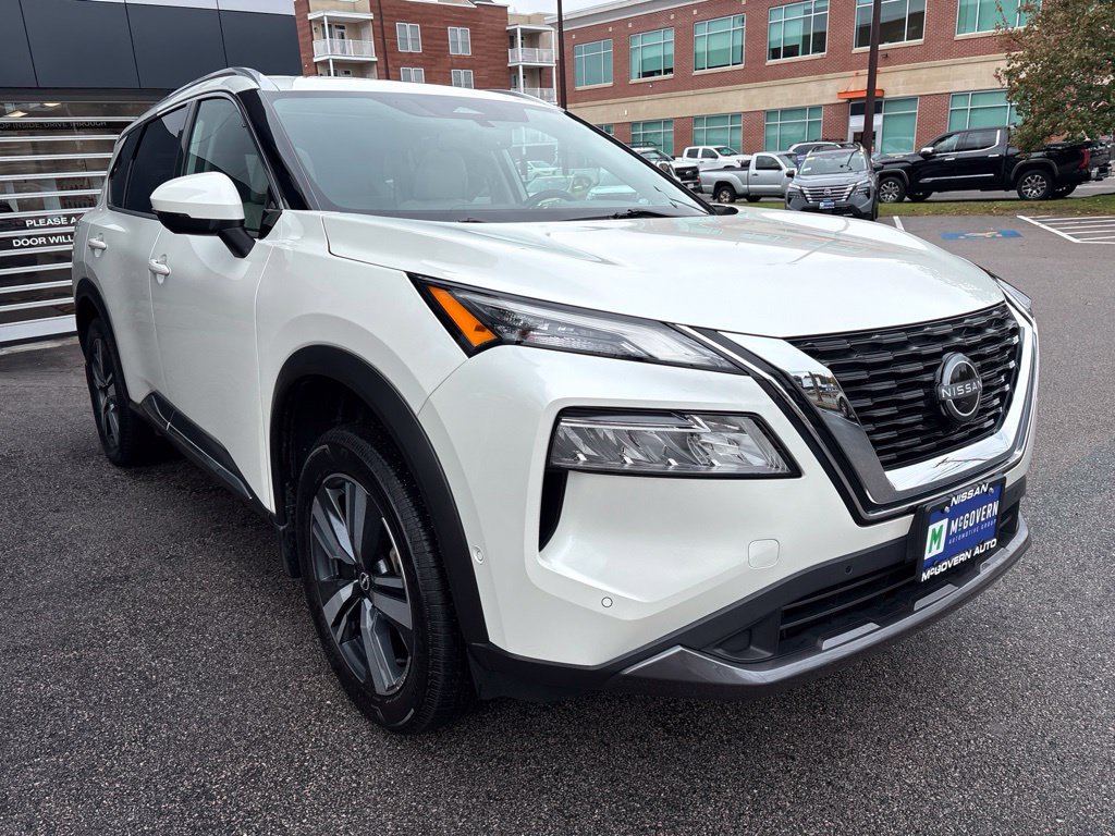 Certified 2023 Nissan Rogue SL w/ SL Premium Package AWD/4WD image 4