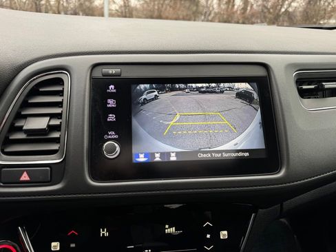 Used 2019 Honda HR-V Touring image 12