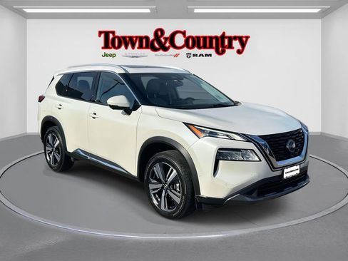 Used 2023 Nissan Rogue SL w/ SL Premium Package image 1