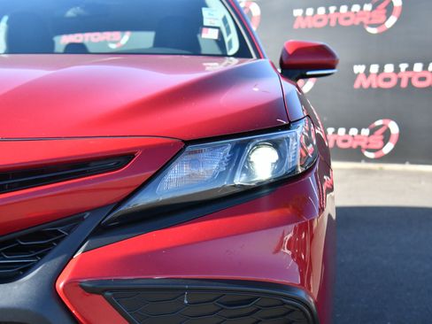 Used 2024 Toyota Camry SE image 11