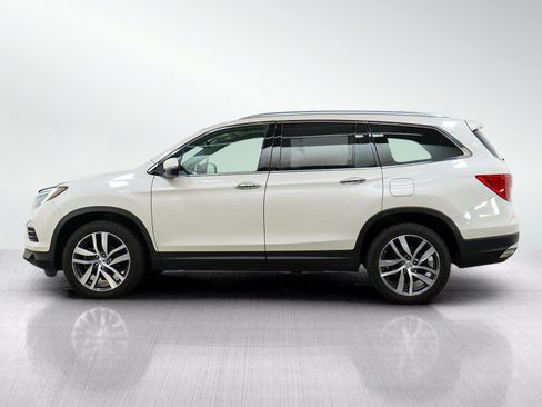 Used 2018 Honda Pilot Touring image 2