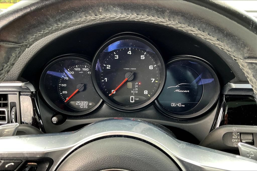 Used 2020 Porsche Macan AWD/4WD image 13