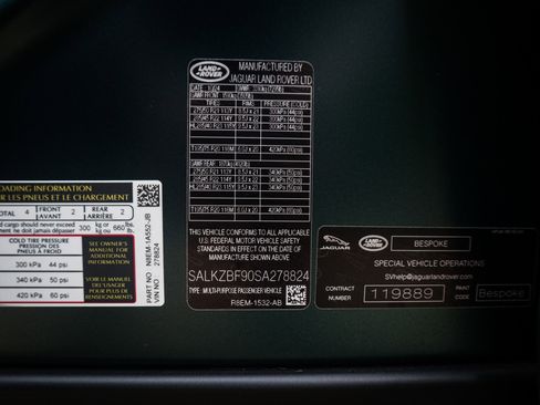 Used 2025 Land Rover Range Rover SV image 47