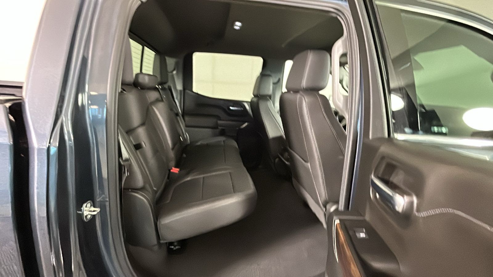 Used 2021 GMC Sierra 1500 SLT AWD/4WD image 36