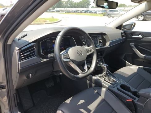 Certified 2023 Volkswagen Jetta SE FWD image 24