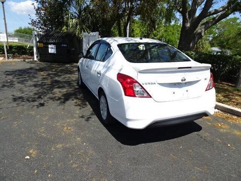 Used 2018 Nissan Versa SV image 10