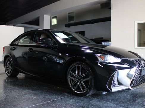Used 2019 Lexus IS 300 F Sport w/ F Sport Package RWD image 1