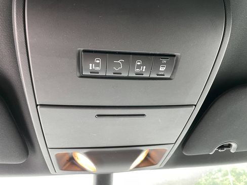 Used 2019 Dodge Grand Caravan SXT image 23