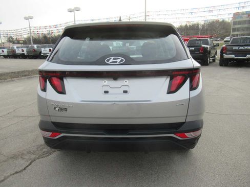 Used 2023 Hyundai Tucson SE image 4