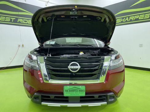 Used 2024 Nissan Pathfinder SL image 4