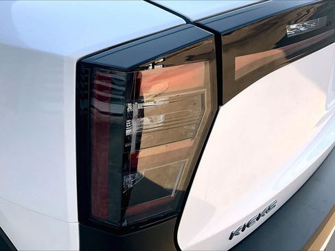 Certified 2026 Nissan Kicks SV FWD image 28