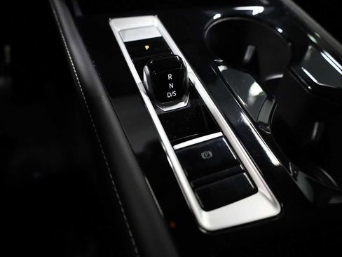 Used 2024 Volkswagen Atlas SE image 26