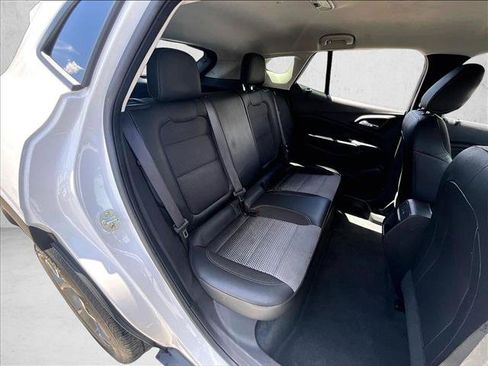 Used 2025 Chevrolet Trax LT w/ Driver Confidence Package FWD image 28
