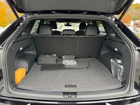 New 2026 Volkswagen Atlas Cross Sport SEL Premium R-Line image 18