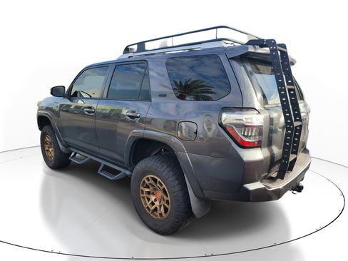 Used 2018 Toyota 4Runner SR5 Premium image 6