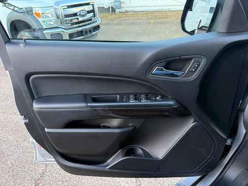 Used 2019 GMC Canyon SLT w/ Driver Alert Package image 17