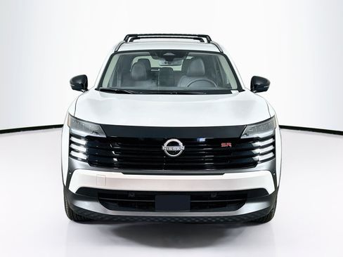 Used 2026 Nissan Kicks SR w/ Illumination Package FWD image 2