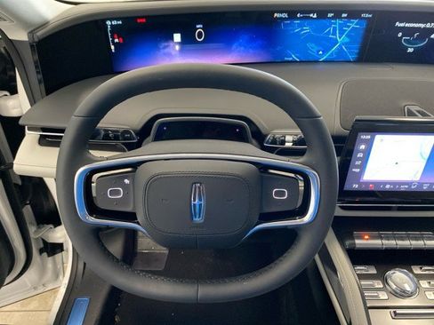 New 2026 Lincoln Nautilus Reserve image 18