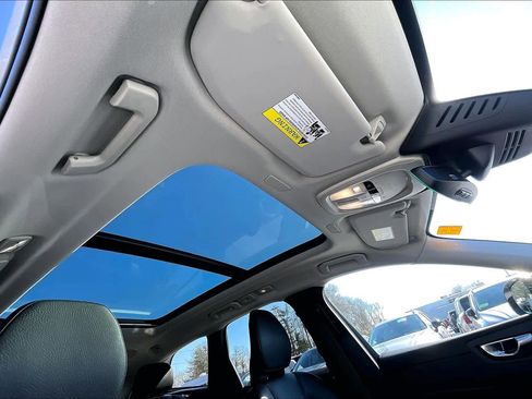 Used 2023 Volvo XC60 B5 Plus w/ Protection Package Premier image 14