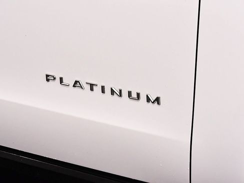 Used 2025 Ford Expedition Max Platinum AWD/4WD image 10