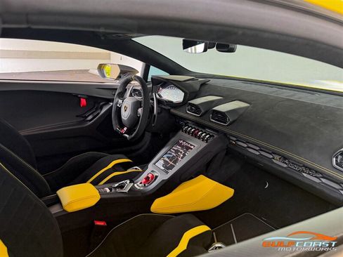 Used 2022 Lamborghini Huracan STO RWD image 26