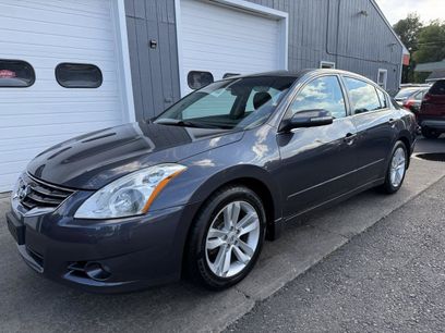 Used 2011 Nissan Altima 3.5 SR w/ 3.5SR Premium Pkg